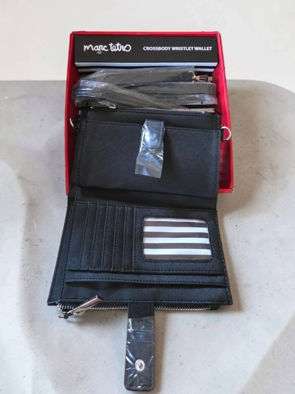 NIB MARC TETRO FRENCH BULLDOG Multifunctional Crossbody/Wristlet Wallet
